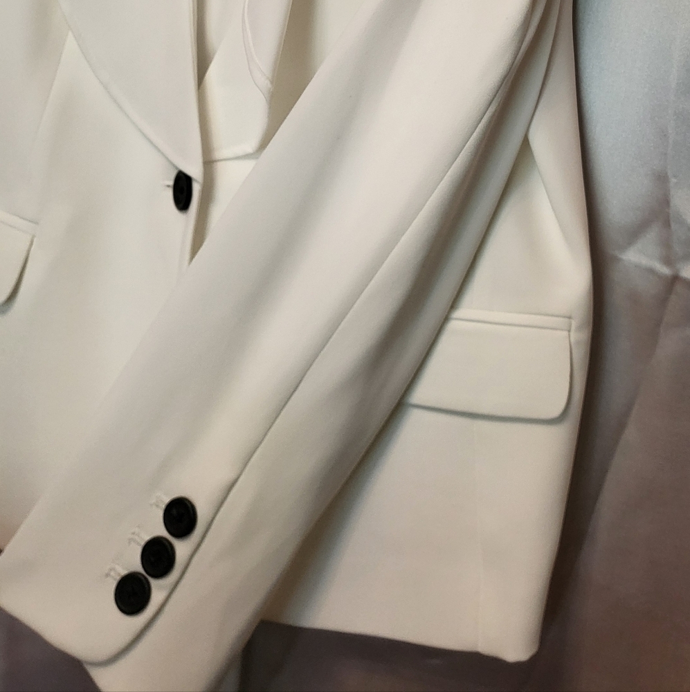 Karl Lagerfeld White Tailored Blazer with Structured Shoulders Size 14 - Picture 3 of 5